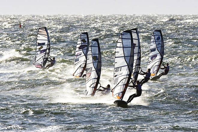 Steve Allen leads the pack - 2009 PWA Colgate World Cup ©  John Carter / PWA http://www.pwaworldtour.com